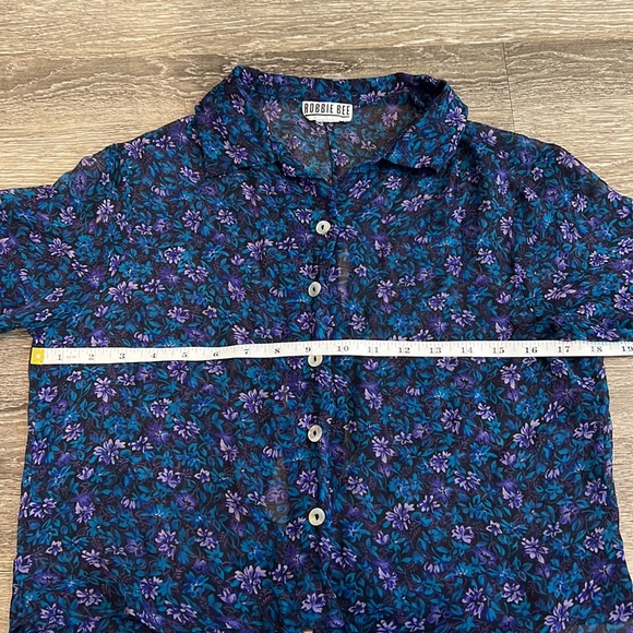 Robbie Bee Sheer Open Back Short Sleeve Button Up Small - Picture 3 of 7